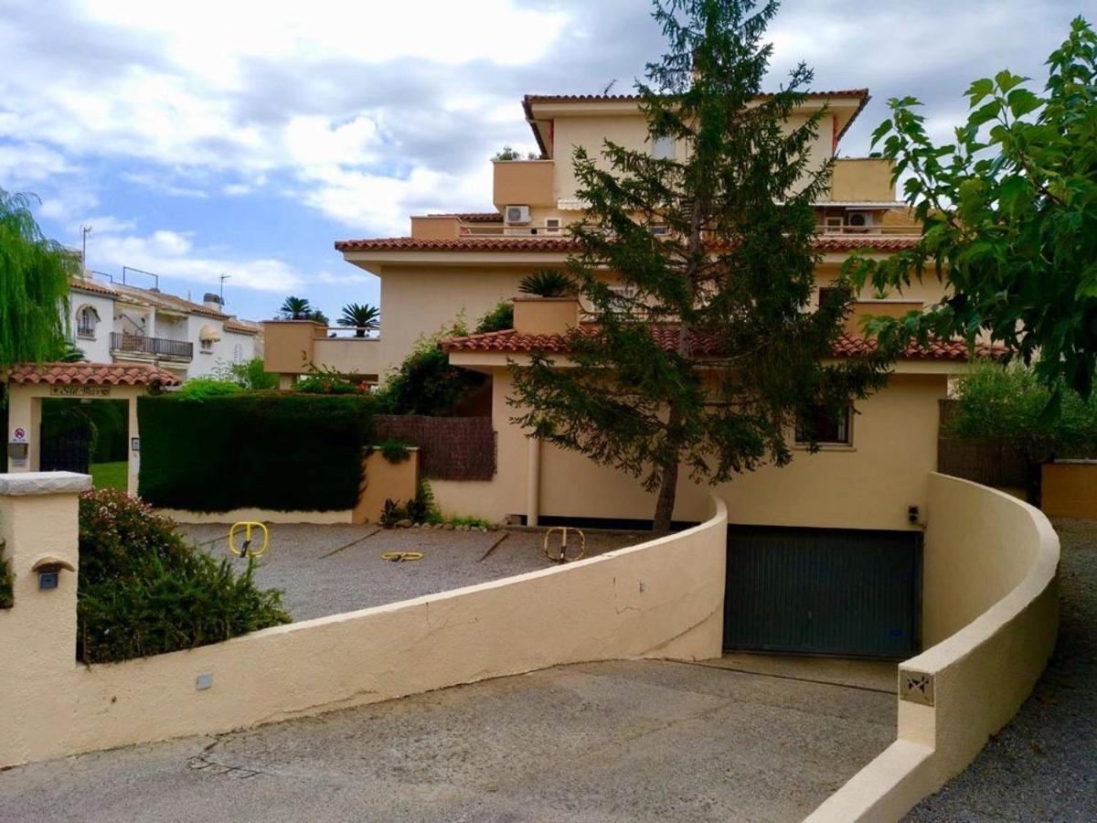 Apartamentos Stil Mar Anna - L'Escala Stil Mar Bagian luar foto