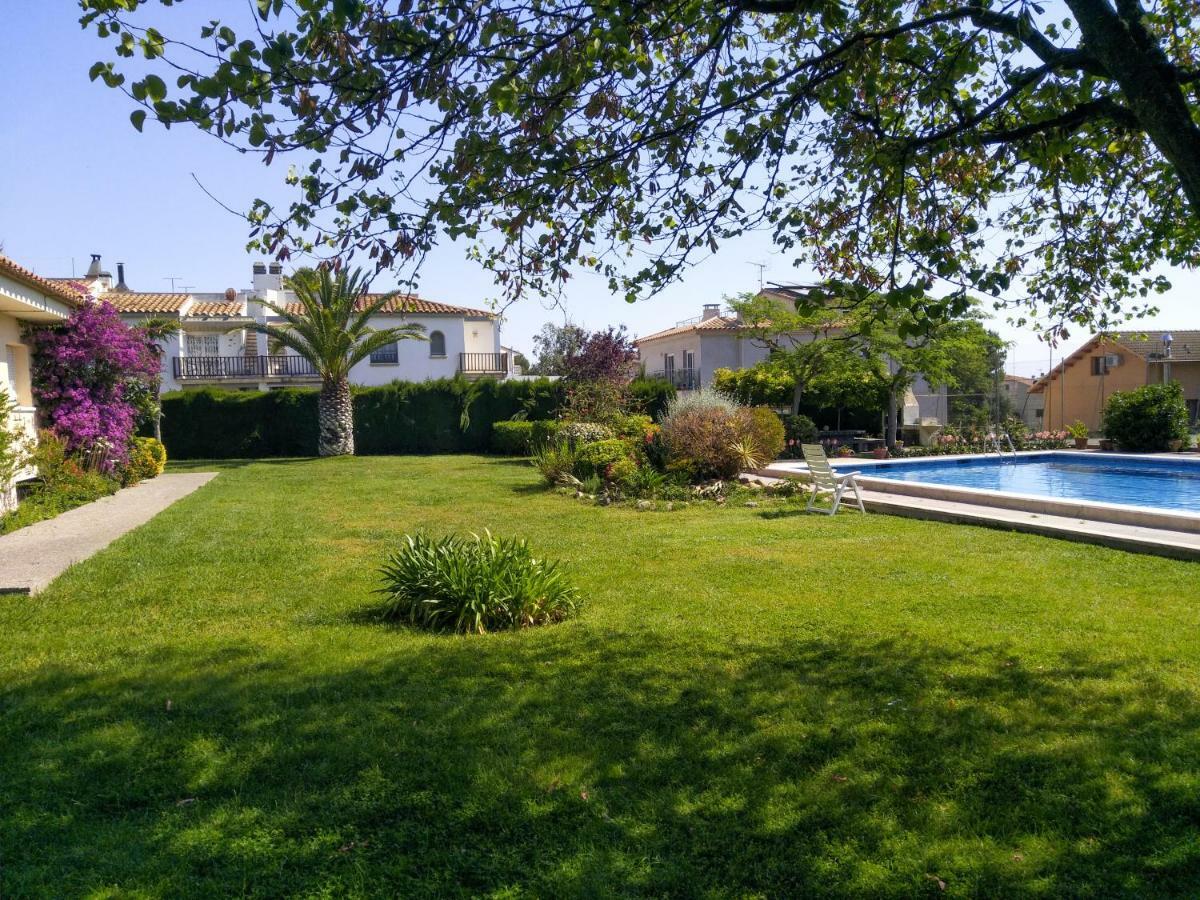 Apartamentos Stil Mar Anna - L'Escala Stil Mar Bagian luar foto